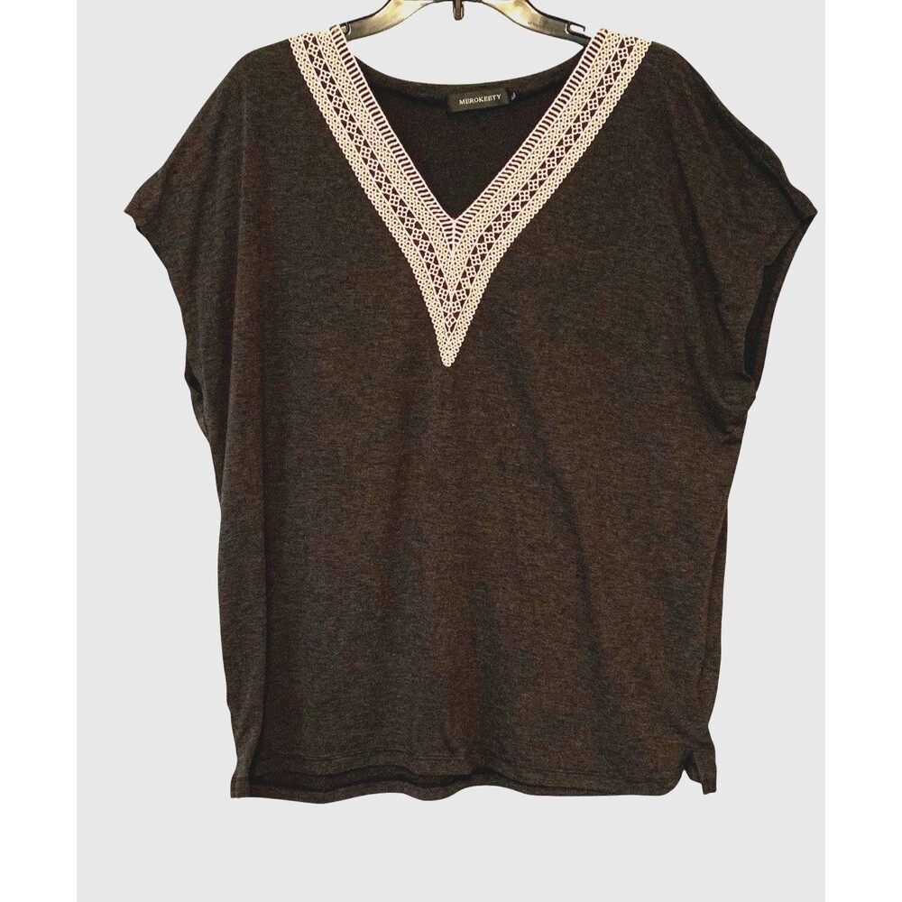 Merokeety Womens Cap Sleeve Dark Gray Top w/ Beige Crochet  V-Neck Trim - Sz XL